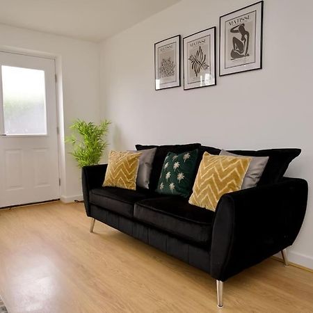 Highley'S Nest - Fully Furnished Gem, Free Private Parking, Sky Tv & Netflix Villa Coventry Eksteriør bilde