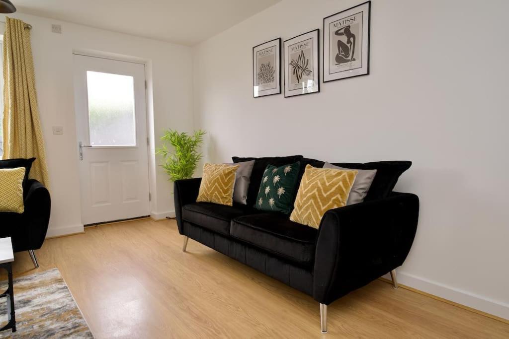 Highley'S Nest - Fully Furnished Gem, Free Private Parking, Sky Tv & Netflix Villa Coventry Eksteriør bilde