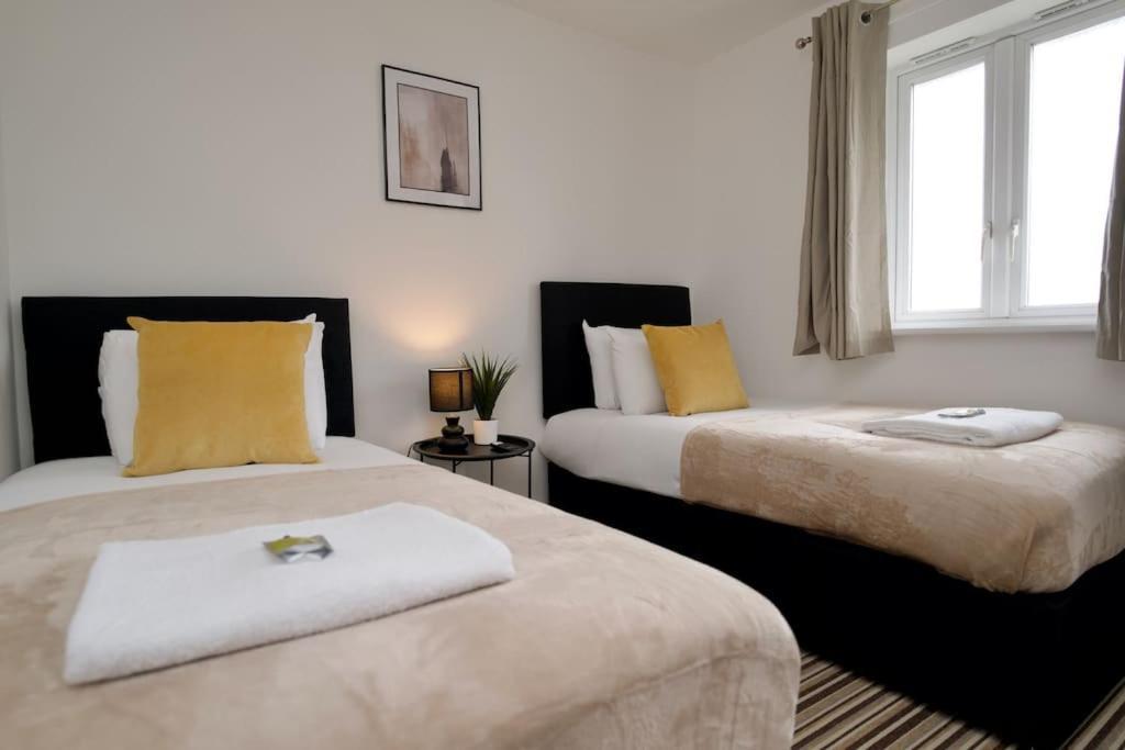 Highley'S Nest - Fully Furnished Gem, Free Private Parking, Sky Tv & Netflix Villa Coventry Eksteriør bilde