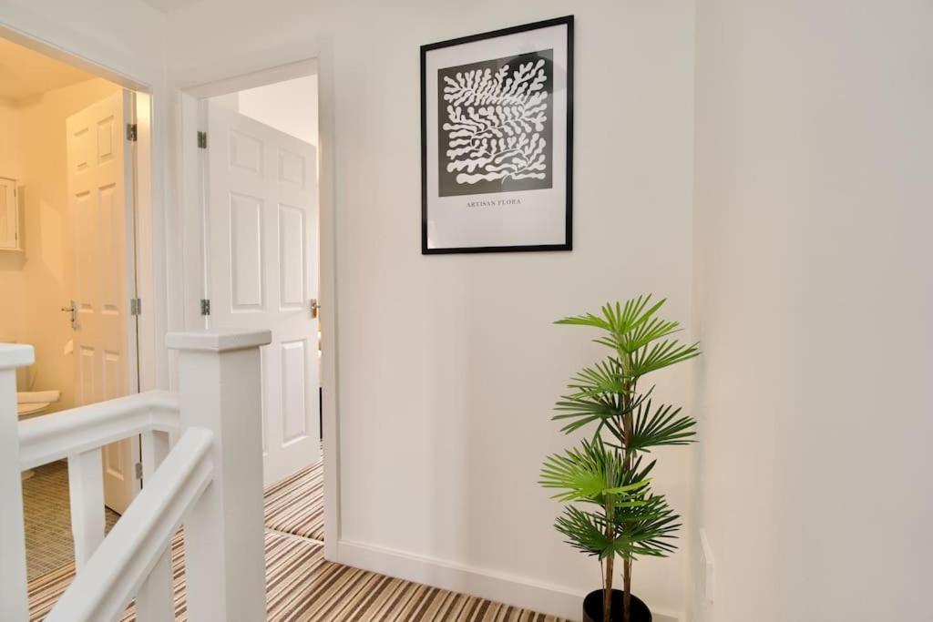 Highley'S Nest - Fully Furnished Gem, Free Private Parking, Sky Tv & Netflix Villa Coventry Eksteriør bilde