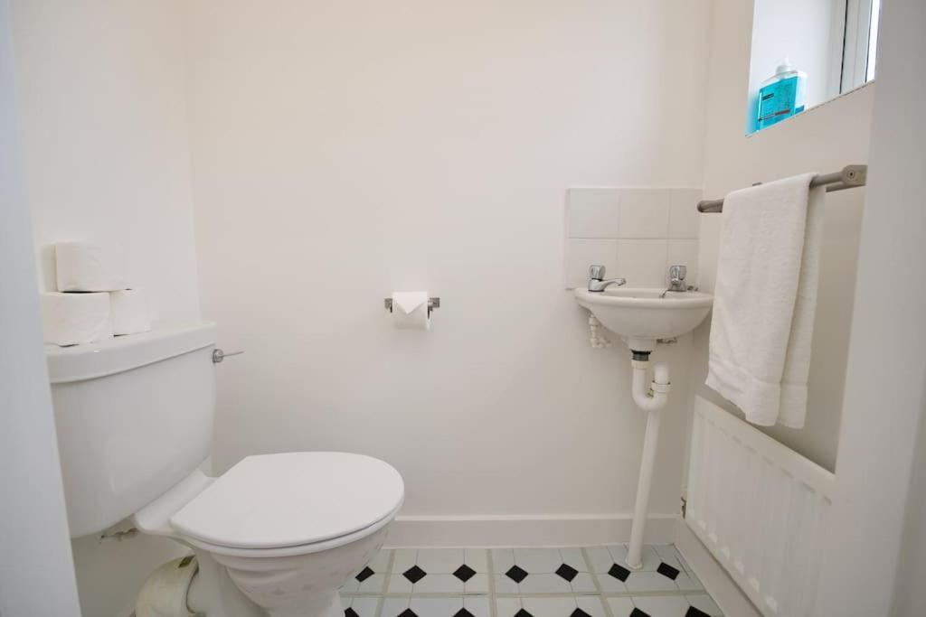 Highley'S Nest - Fully Furnished Gem, Free Private Parking, Sky Tv & Netflix Villa Coventry Eksteriør bilde